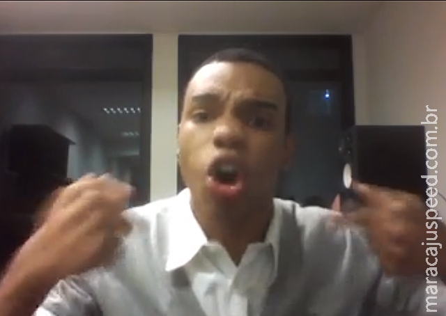 Vídeo em que jovem negro critica cotas viraliza na web Vídeo em que jovem negro critica cotas viraliza na web
