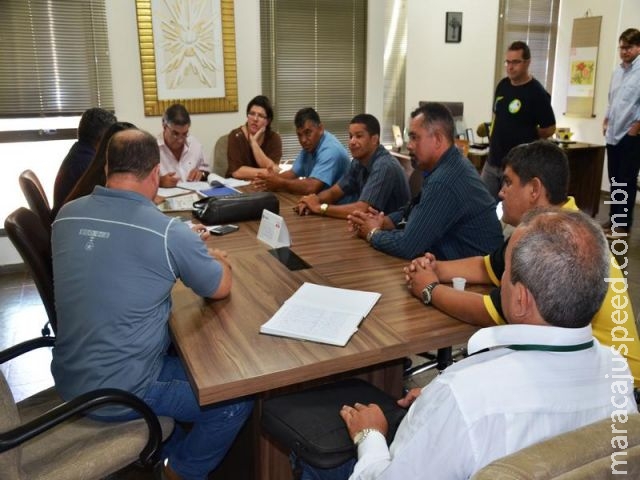 Maracaju: Prefeito recebeu no gabinete comissão de representantes dos vigias, que cobrou direitos