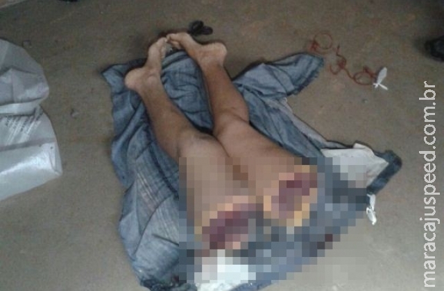 Mulher é assassinada e cortada ao meio Mulher é assassinada e cortada ao meio