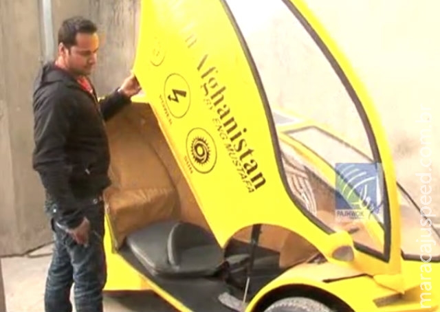 Jovem cria motocicleta movida a energia solar Jovem cria motocicleta movida a energia solar