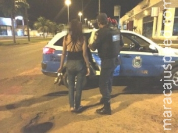 Profissional do sexo leva calote e aciona a polícia alegando estupro