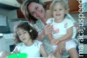 Após cirurgia e batalha judicial, menina arrisca os primeiros passos Após cirurgia e batalha judicial, menina arrisca os primeiros passos
