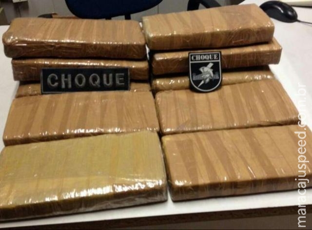 Dois adolescentes de 16 anos foram apreendidos com 18 quilos de maconha na Rodoviária Dois adolescentes de 16 anos foram apreendidos com 18 quilos de maconha na Rodoviária