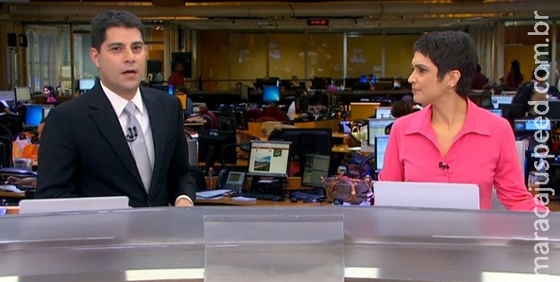Evaristo Costa leva bronca de Sandra Annenberg ao vivo na Globo Evaristo Costa leva bronca de Sandra Annenberg ao vivo na Globo