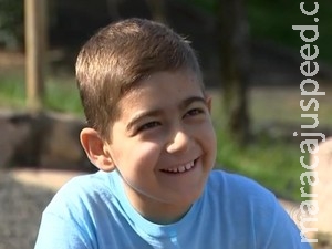 Menino de 9 anos com doença rara espera por doador de medula óssea Menino de 9 anos com doença rara espera por doador de medula óssea