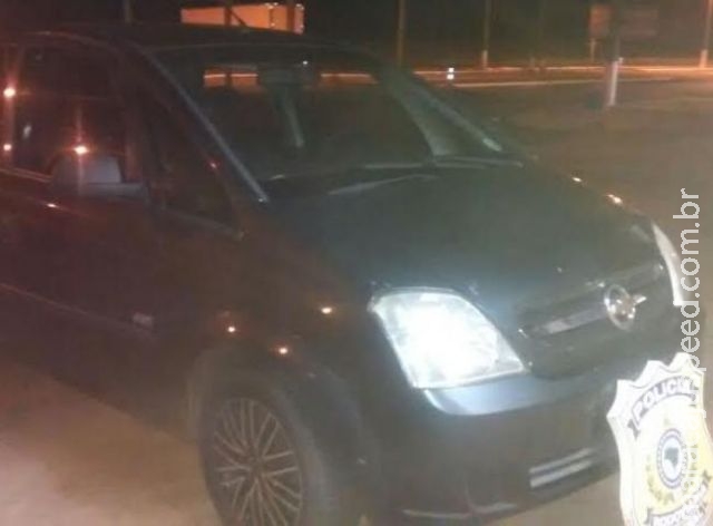 Mecânico é preso com carro roubado na BR-463