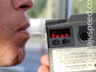 10 motoristas estão com CNH suspensa por embriaguez no trânsito e PM faz alerta 10 motoristas estão com CNH suspensa por embriaguez no trânsito e PM faz alerta
