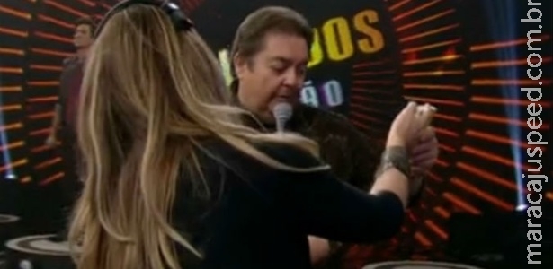 Após "grosseria", Faustão reconhece erro e pede desculpas a assistente Após "grosseria", Faustão reconhece erro e pede desculpas a assistente