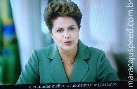  "Cala a boca, imbecil": Dilma é criticada no Twitter