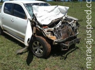 Ex-prefeito de Figueirão e amigo ficam feridos ao atropelar boi em rodovia Ex-prefeito de Figueirão e amigo ficam feridos ao atropelar boi em rodovia