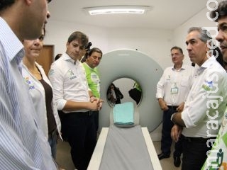 Reinaldo anuncia reestruturação de hospitais; o primeiro é o de Coxim