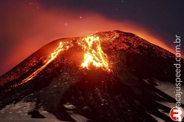 Vulcão Villarrica entra em erupção e mais de 3 mil deixam casas no Chile Vulcão Villarrica entra em erupção e mais de 3 mil deixam casas no Chile