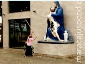 Imagem de santa destruída a golpes de enxada será restaurada, diz padre Imagem de santa destruída a golpes de enxada será restaurada, diz padre