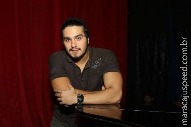 Luan Santana admite fazer sexo com fãs antes dos shows: "Às vezes é sim" Luan Santana admite fazer sexo com fãs antes dos shows: "Às vezes é sim"
