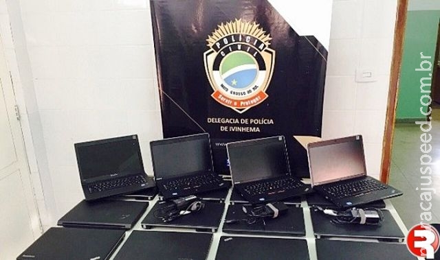 Polícia recupera 12 notebooks, avaliados em R$ 20 mil, furtados de escola Polícia recupera 12 notebooks, avaliados em R$ 20 mil, furtados de escola