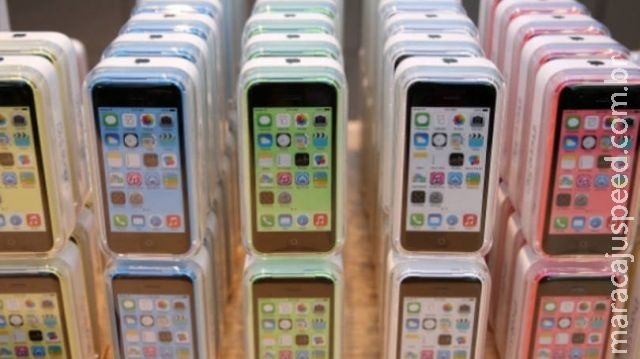 Chinês morre em fábrica da Apple por excesso de trabalho Chinês morre em fábrica da Apple por excesso de trabalho