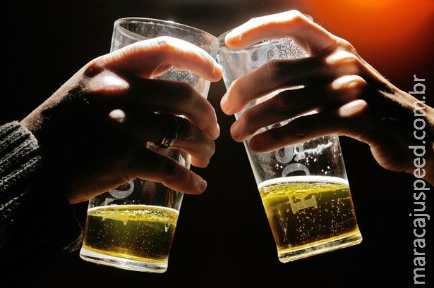 Cientistas garantem: “apenas” 3 litros de cervejas por dia são suficientes para causar câncer Cientistas garantem: “apenas” 3 litros de cervejas por dia são suficientes para causar câncer