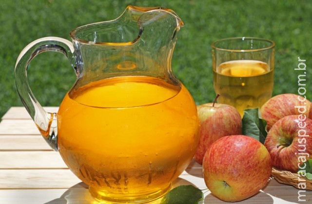 Veja por que o suco de maçã ajuda a emagrecer Veja por que o suco de maçã ajuda a emagrecer