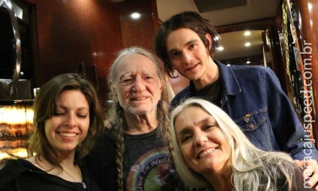 Aos 81 anos, cantor Willie Nelson terá sua própria marca de maconha