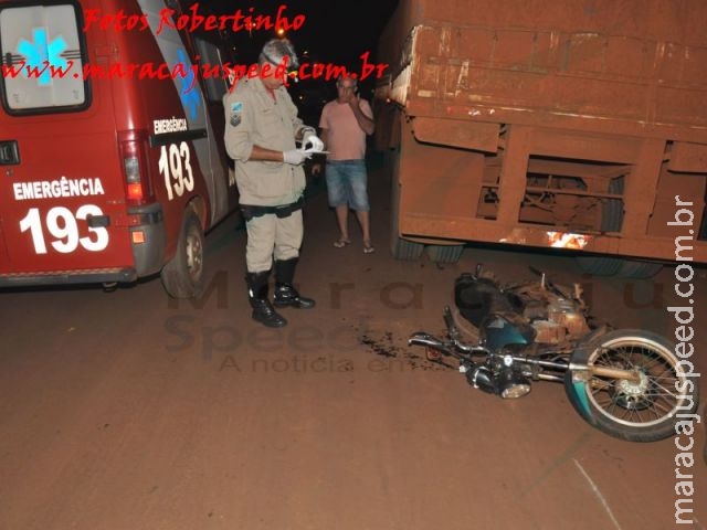 Maracaju: Motociclista colide com carreta estacionada