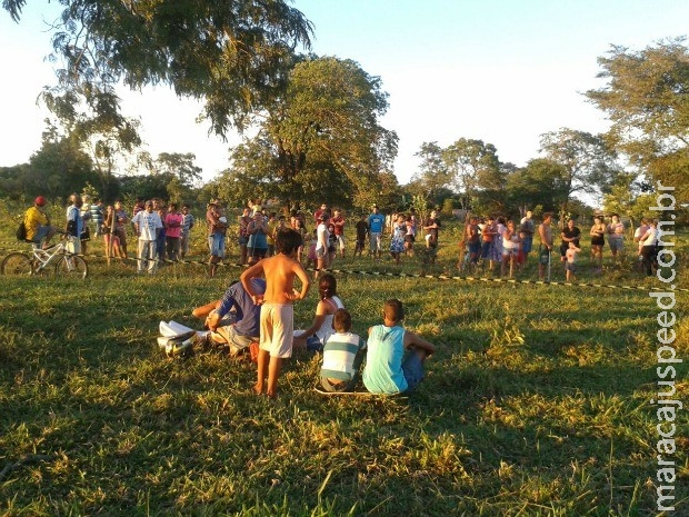 Menino tenta pular cerca de chácara, sofre descarga elétrica e morre em MS Menino tenta pular cerca de chácara, sofre descarga elétrica e morre em MS