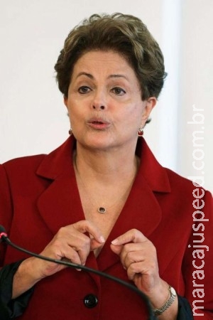 Na TV, Dilma pede "paciência e compreensão" dos brasileiros Na TV, Dilma pede "paciência e compreensão" dos brasileiros