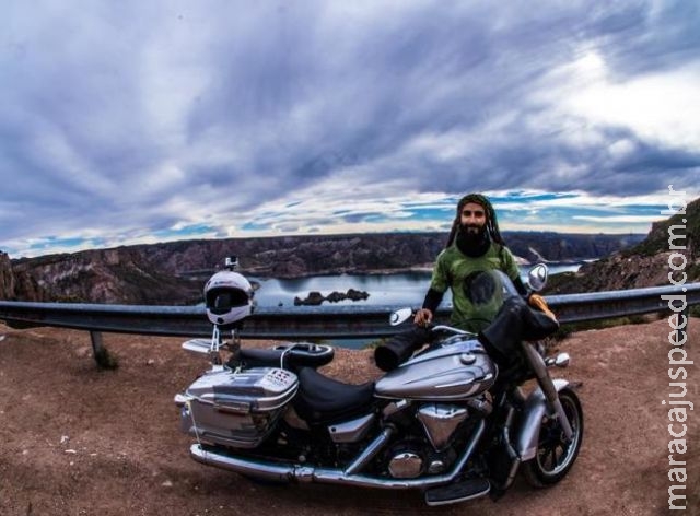 Motociclista percorre América Latina, aprende o castelhano e pretende chegar ao Alasca Motociclista percorre América Latina, aprende o castelhano e pretende chegar ao Alasca