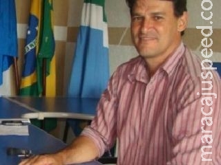 Prefeito usa carro oficial para buscar filho e se envolve em acidente Prefeito usa carro oficial para buscar filho e se envolve em acidente