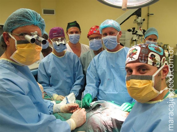 Médicos sul-africanos fazem primeiro transplante de pênis do mundo Médicos sul-africanos fazem primeiro transplante de pênis do mundo