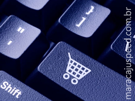 Brasileiros estão mais cautelosos com compras pela Internet, diz SPC Brasileiros estão mais cautelosos com compras pela Internet, diz SPC