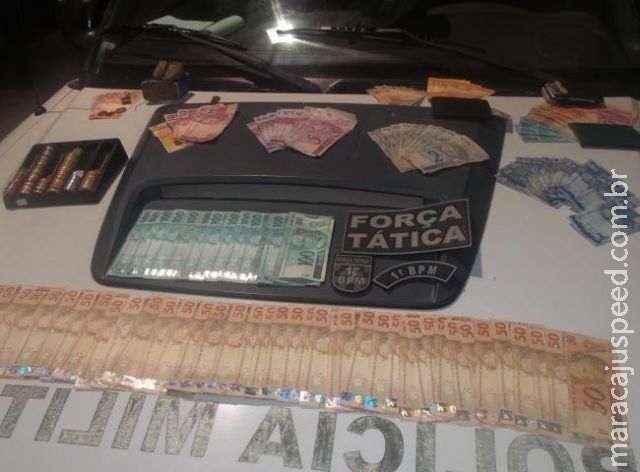 Pitbull fazia "segurança" de 100 quilos de maconha apreendidos pela PM Pitbull fazia "segurança" de 100 quilos de maconha apreendidos pela PM
