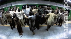 SBT pagou ao Estado para gravar pegadinha com "zumbis" no Metrofor SBT pagou ao Estado para gravar pegadinha com "zumbis" no Metrofor
