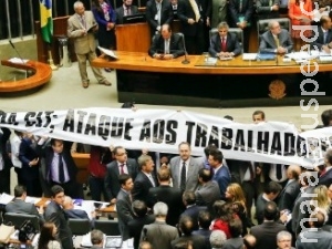 Aprovado texto do projeto que regulamenta terceirização Aprovado texto do projeto que regulamenta terceirização