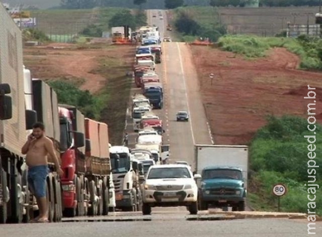 Contrariando colegas de outros Estados, caminhoneiros de MS não entram em greve Contrariando colegas de outros Estados, caminhoneiros de MS não entram em greve