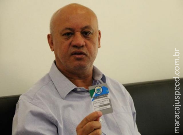 Governo acaba com regalia e servidores vão usar coletivo 