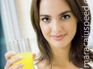 Beber suco pode ser pior do que tomar refrigerante; entenda Beber suco pode ser pior do que tomar refrigerante; entenda