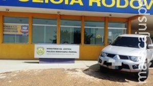 Em MS, polícia apreende caminhonete roubada em SP conduzida por jovem de 19 anos Em MS, polícia apreende caminhonete roubada em SP conduzida por jovem de 19 anos