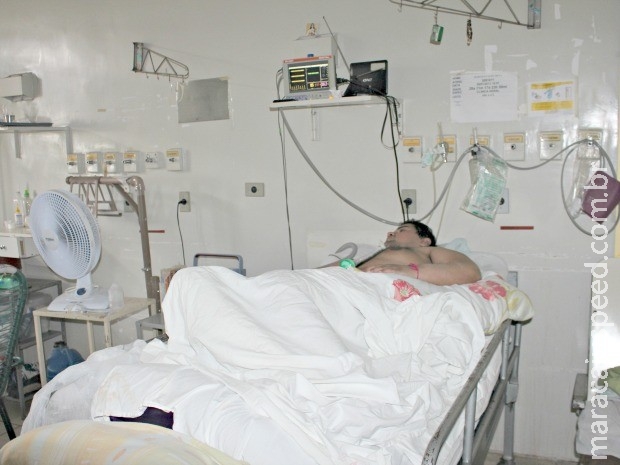 Internado há 2 anos, jovem quer sair de hospital e fazer tratamento em casa