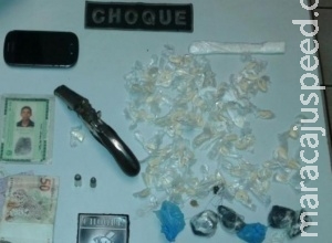 Homem usava a esposa de 17 anos para traficar drogas no Universitário Homem usava a esposa de 17 anos para traficar drogas no Universitário