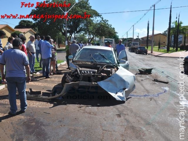 Maracaju: Colisão entre caminhão e veículo no Centro de Maracaju