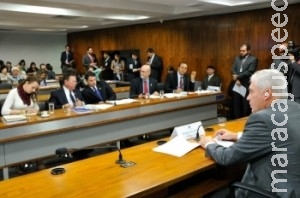 Projeto que proíbe prioridade no atendimento a paciente particular é aprovado Projeto que proíbe prioridade no atendimento a paciente particular é aprovado