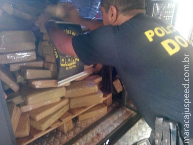 Quatro mato-grossenses são presos com mais de 350 quilos de maconha, após “furar” bloqueio do DOF Quatro mato-grossenses são presos com mais de 350 quilos de maconha, após “furar” bloqueio do DOF