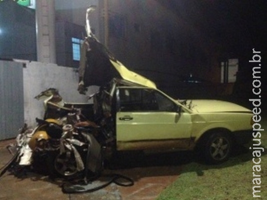 Carro movido a gás explode em Campo Grande durante abastecimento