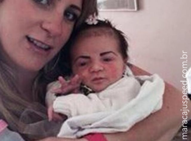 Mãe faz as sobrancelhas da filha bebê e causa polêmica na internet Mãe faz as sobrancelhas da filha bebê e causa polêmica na internet