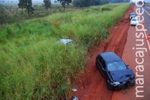 Vigia morre e três pessoas ficam feridas na colisão entre dois carros Vigia morre e três pessoas ficam feridas na colisão entre dois carros