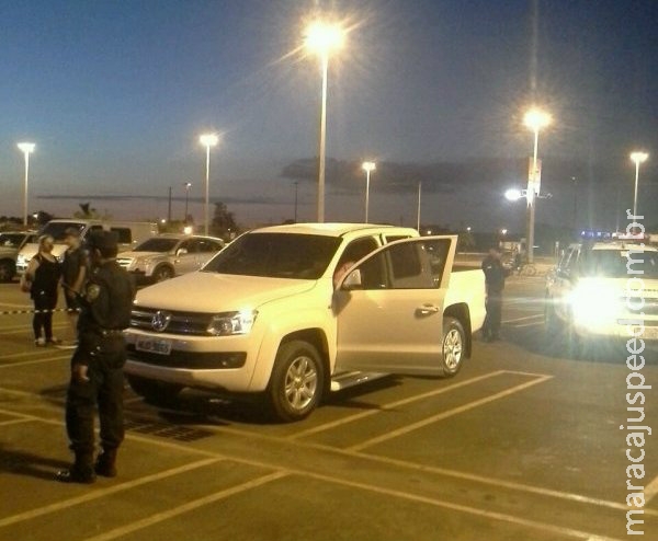 Douradense é executado em estacionamento de shopping na fronteira