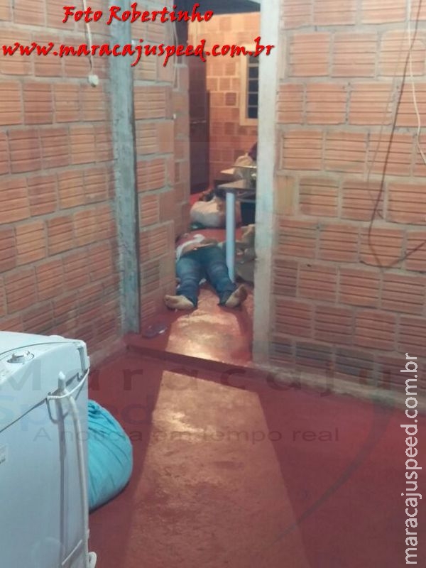 Maracaju: Mulher é assassinada com mais de 20 tiros e filho assiste a violência (atualizada) Maracaju: Mulher é assassinada com mais de 20 tiros e filho assiste a violência (atualizada)
