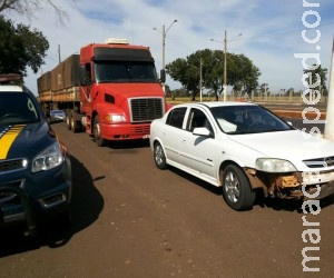 Dupla é presa com cigarros e cerca de 400 quilos de maconha