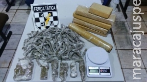 Polícia desconfia de atitude suspeita e apreende dois adolescentes por tráfico Polícia desconfia de atitude suspeita e apreende dois adolescentes por tráfico