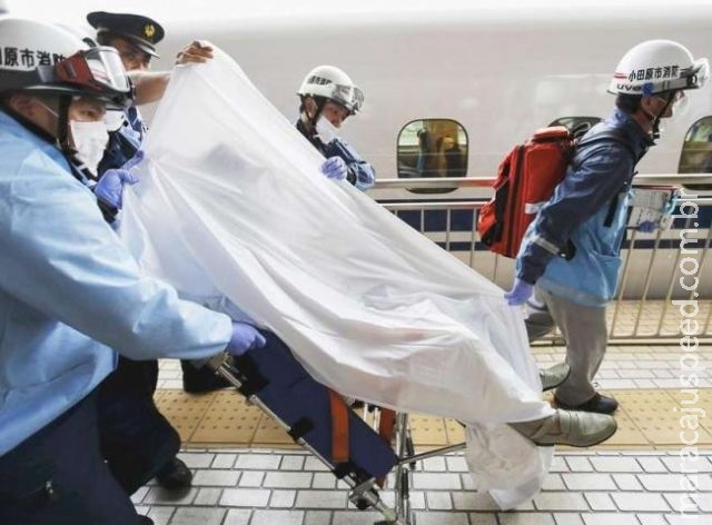 Japonês ateia fogo em si mesmo em trem bala e deixa 2 mortos Japonês ateia fogo em si mesmo em trem bala e deixa 2 mortos